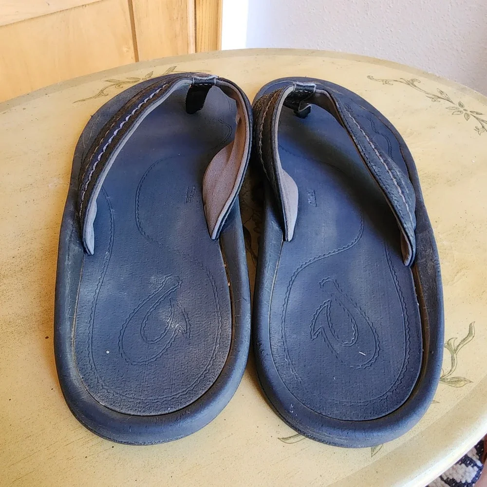 OluKai Ohana US 11 Mens Black Beach Sandals Flip Flops Comfort Casual Resort